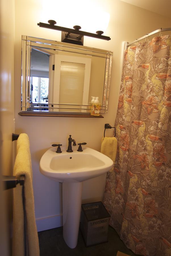 Collins House B And B Ganges 외부 사진